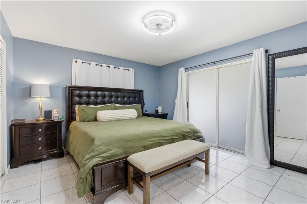 1000 Alhambra Cir, Naples, FL 34103-13