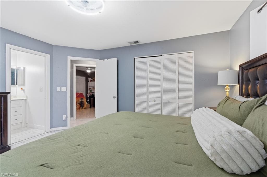 1000 Alhambra Cir, Naples, FL 34103-14