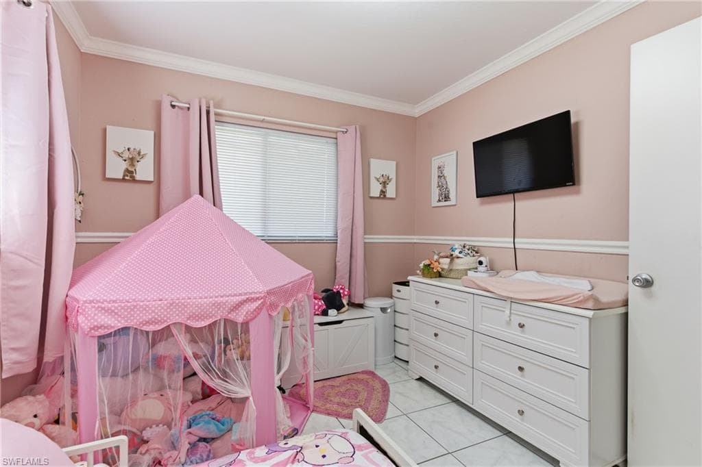 1000 Alhambra Cir, Naples, FL 34103-17