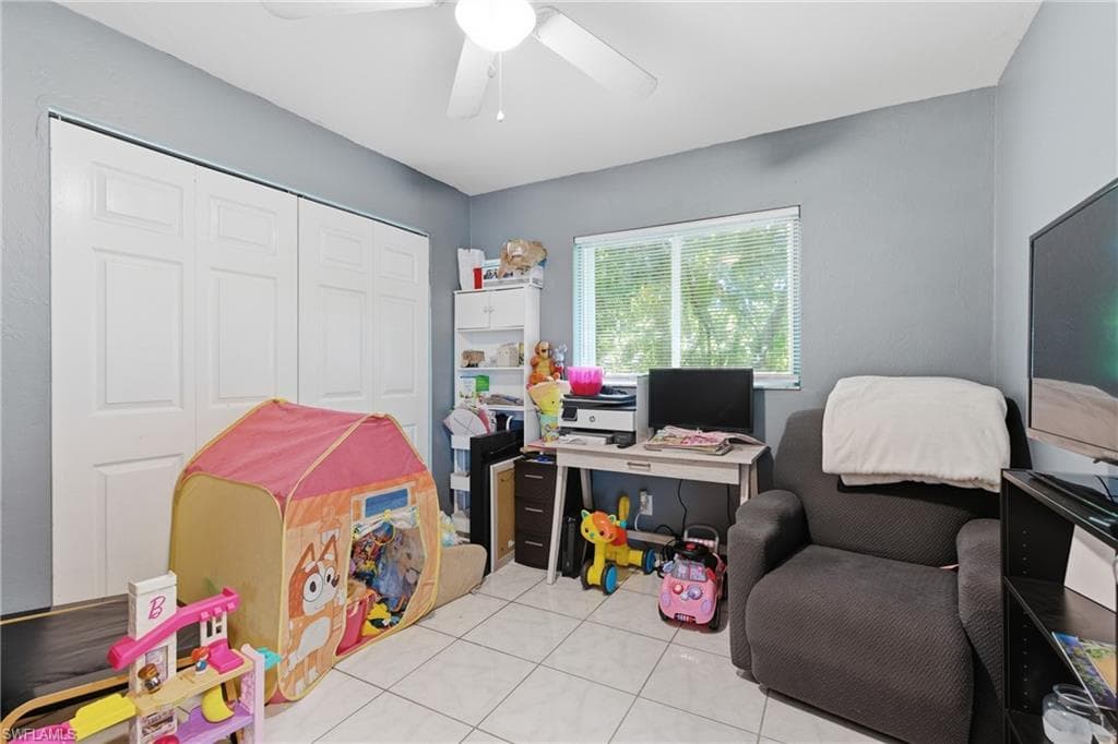 1000 Alhambra Cir, Naples, FL 34103-18