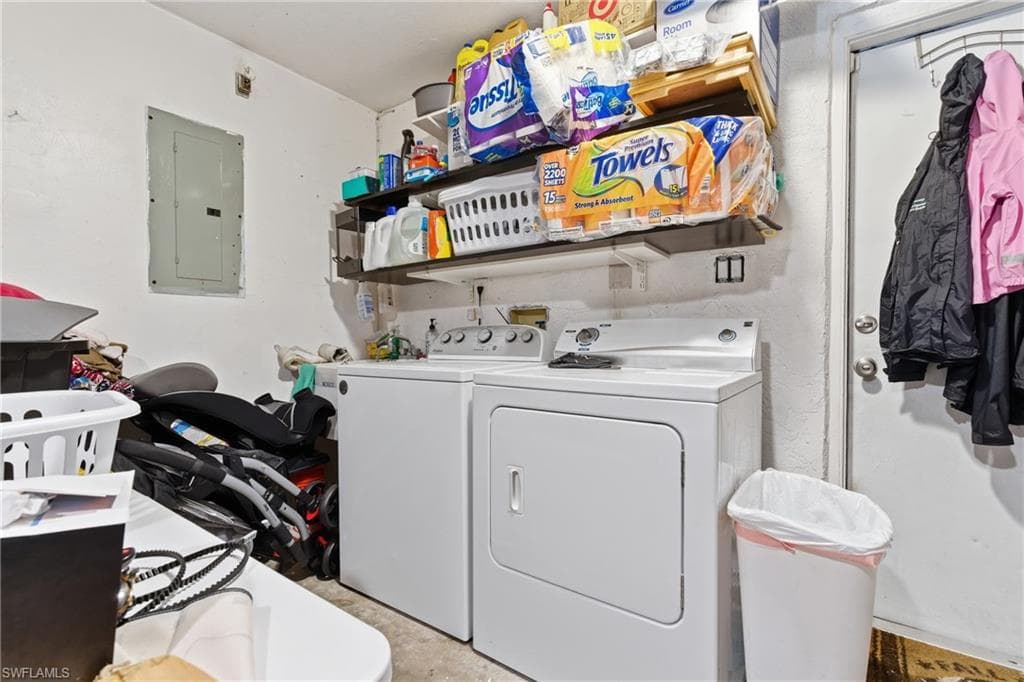 1000 Alhambra Cir, Naples, FL 34103-21