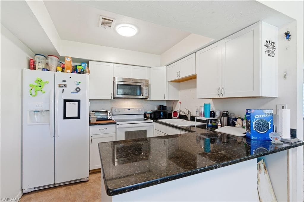 1000 Alhambra Cir, Naples, FL 34103-27