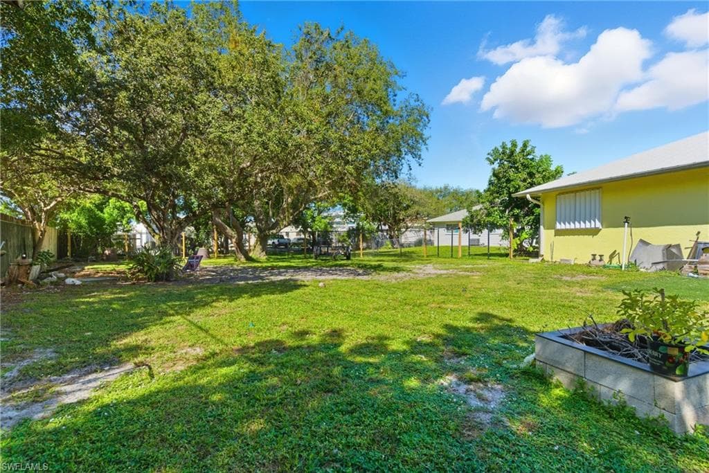 1000 Alhambra Cir, Naples, FL 34103-42