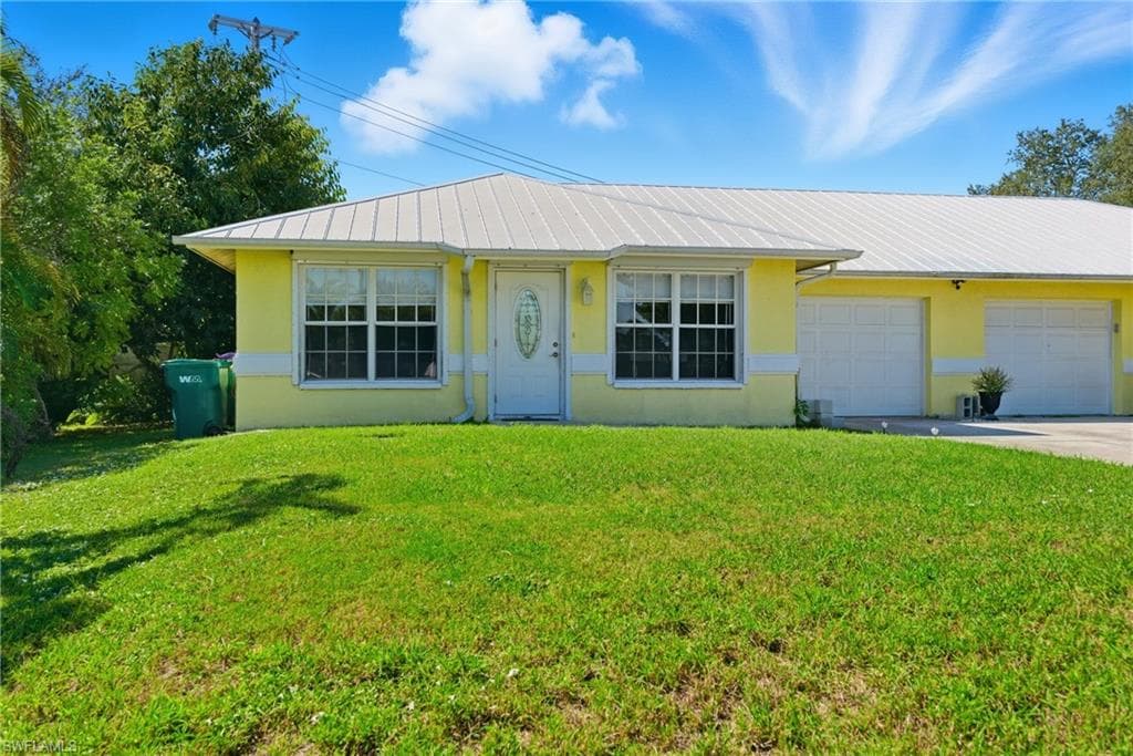 1000 Alhambra Cir, Naples, FL 34103-46