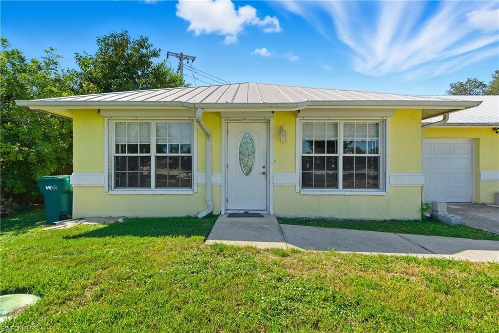 1000 Alhambra Cir, Naples, FL 34103-48