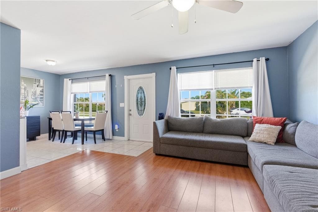 1000 Alhambra Cir, Naples, FL 34103-5