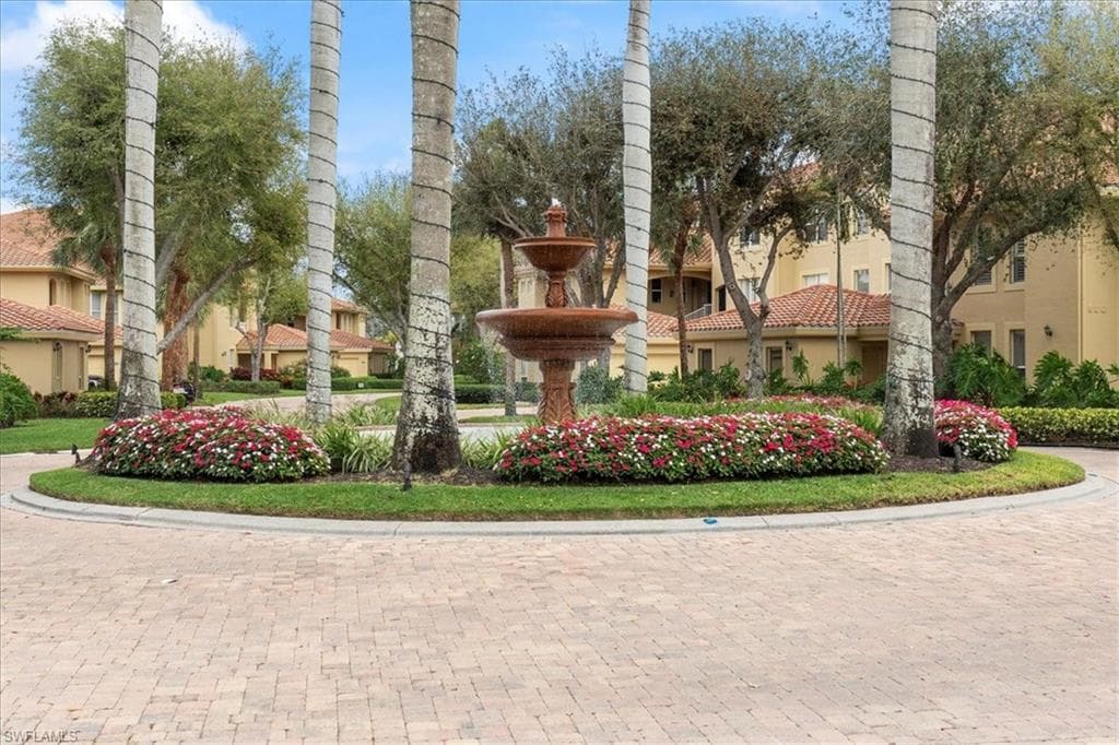 1845 Les Chateaux Blvd 302, Naples, FL 34109-46