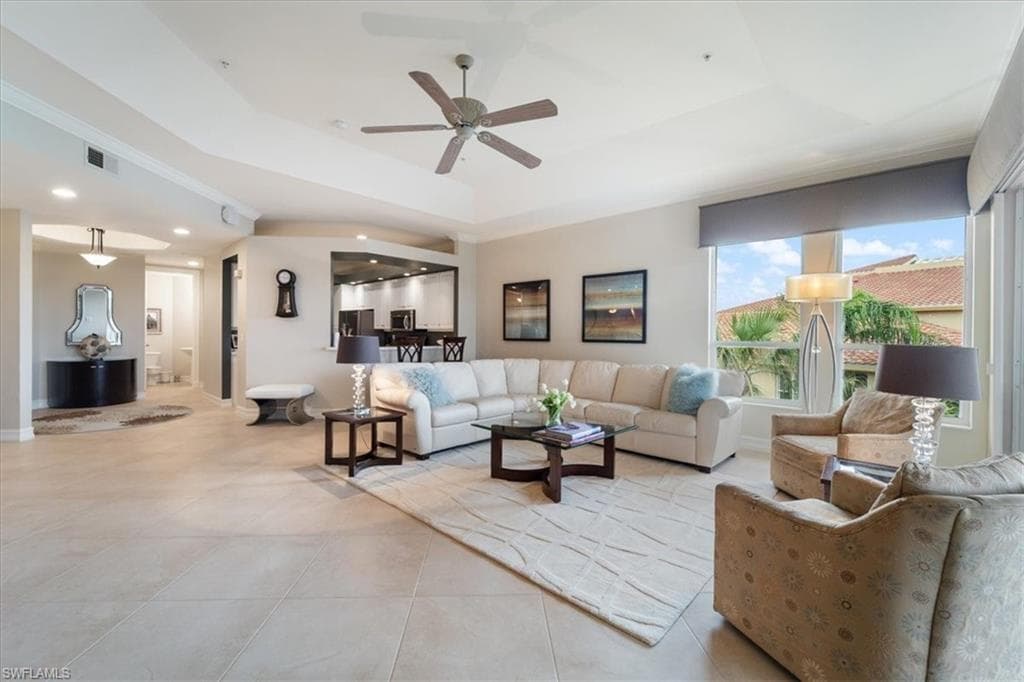 1845 Les Chateaux Blvd 302, Naples, FL 34109-4