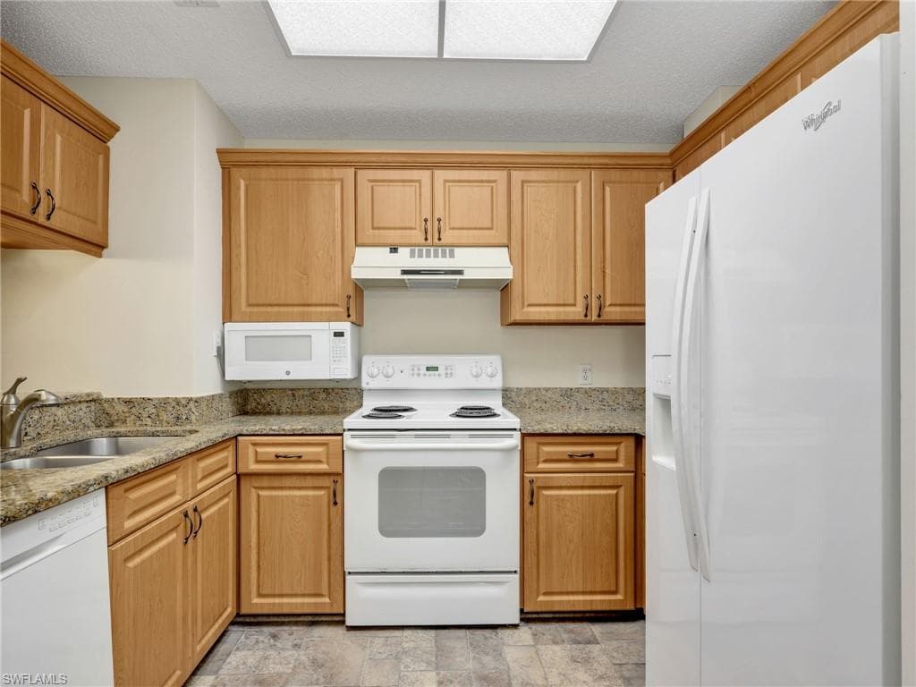 900 Arbor Lake Dr 9-206, Naples, FL 34110-15