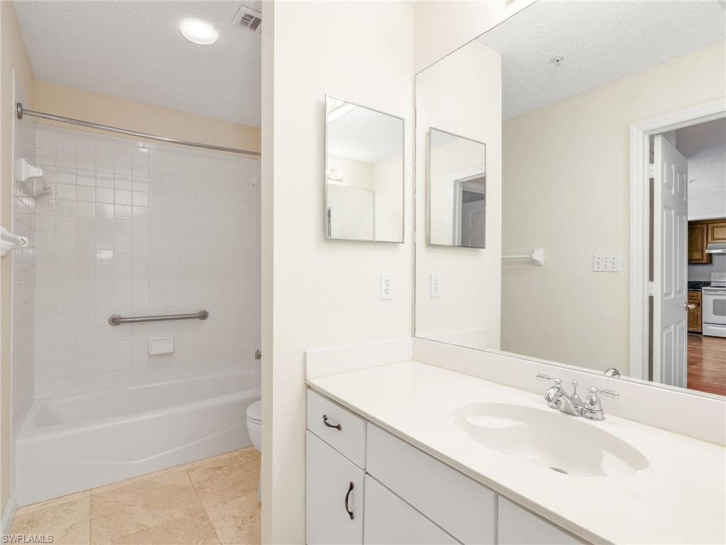 900 Arbor Lake Dr 9-206, Naples, FL 34110-23