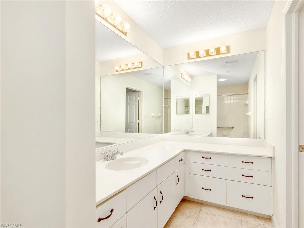 900 Arbor Lake Dr 9-206, Naples, FL 34110-24