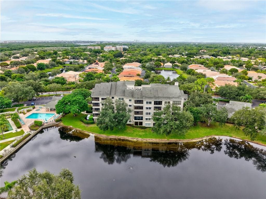 900 Arbor Lake Dr 9-206, Naples, FL 34110-26