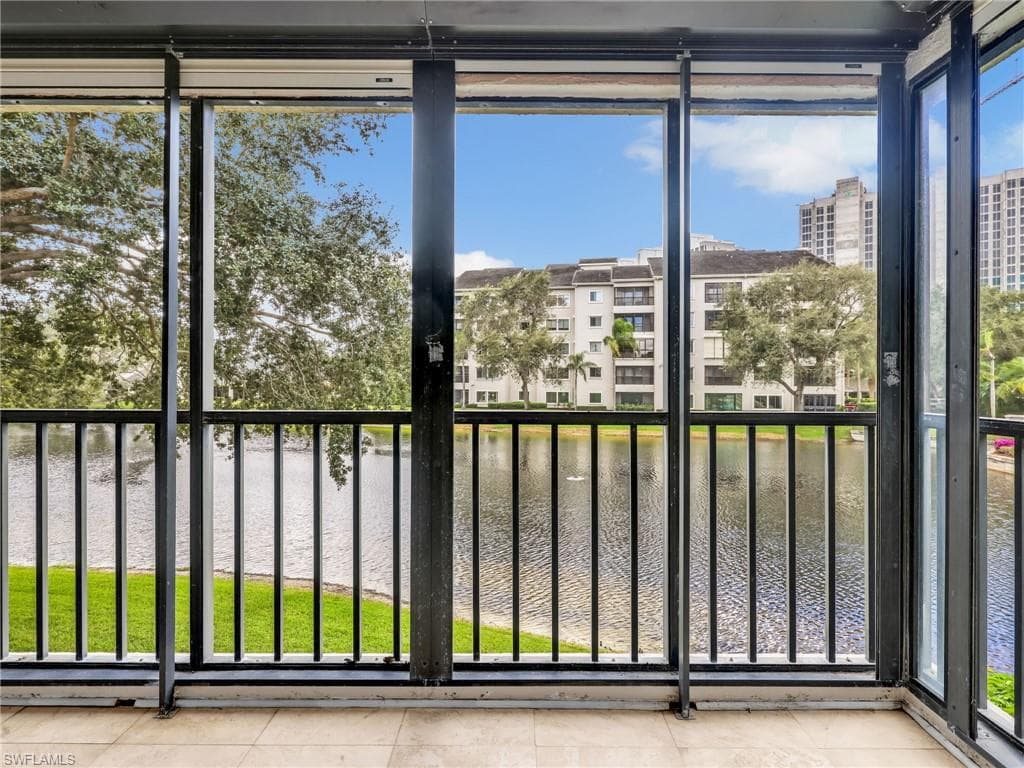 900 Arbor Lake Dr 9-206, Naples, FL 34110-3