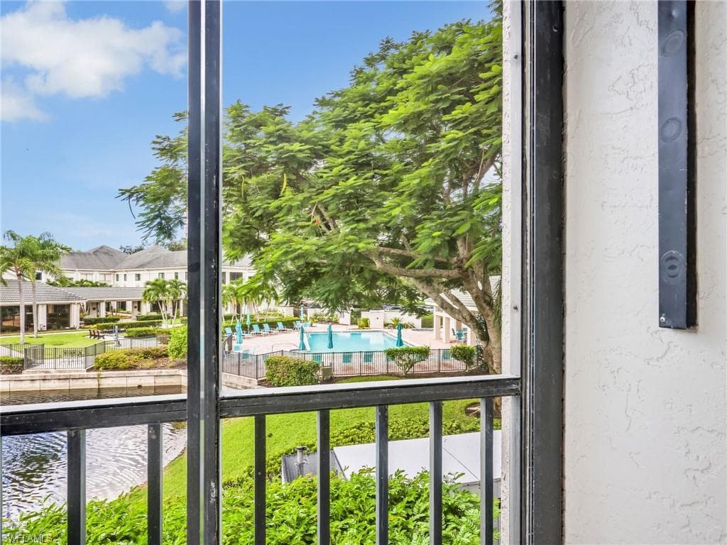 900 Arbor Lake Dr 9-206, Naples, FL 34110-4