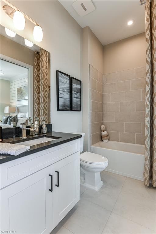 15323 Lucerna St 202, Naples, FL 34114-26