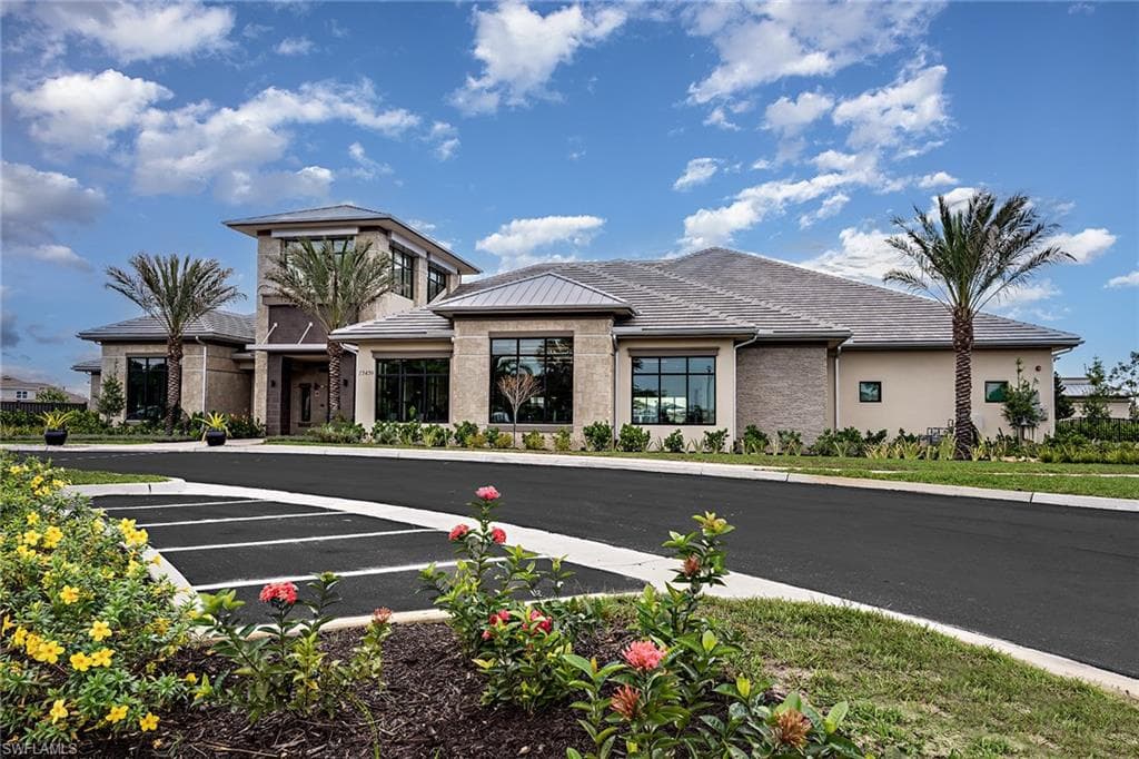 15323 Lucerna St 202, Naples, FL 34114-38