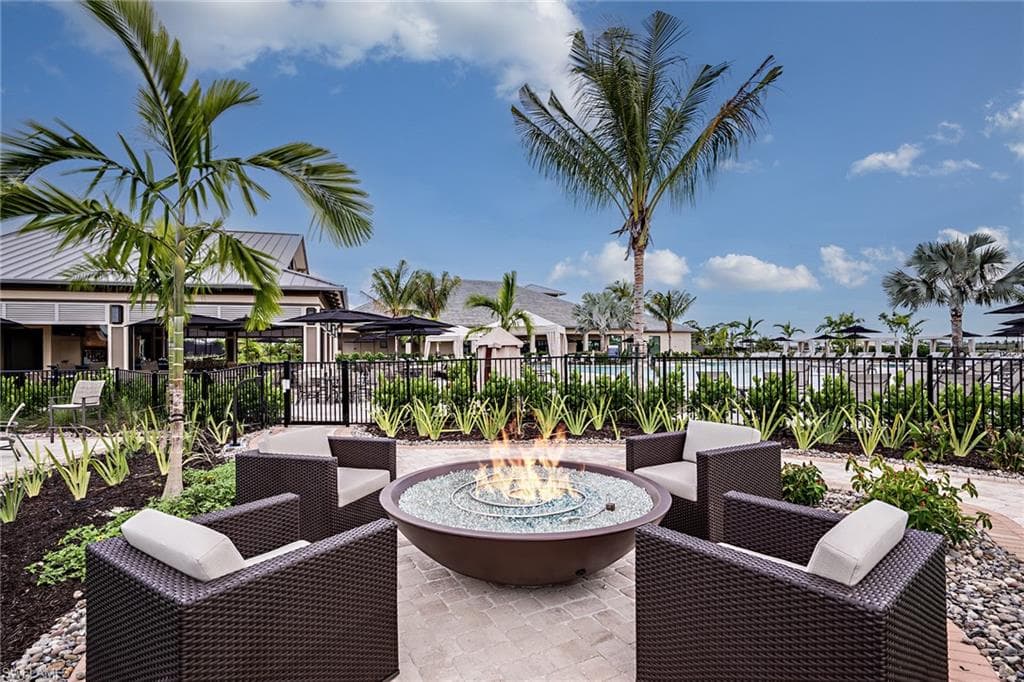 15323 Lucerna St 202, Naples, FL 34114-40