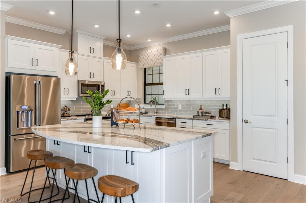 15323 Lucerna St 202, Naples, FL 34114-6