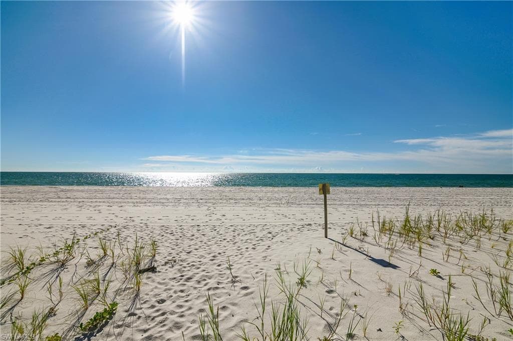 3483 Gulf Shore Blvd N 502, Naples, FL 34103-2
