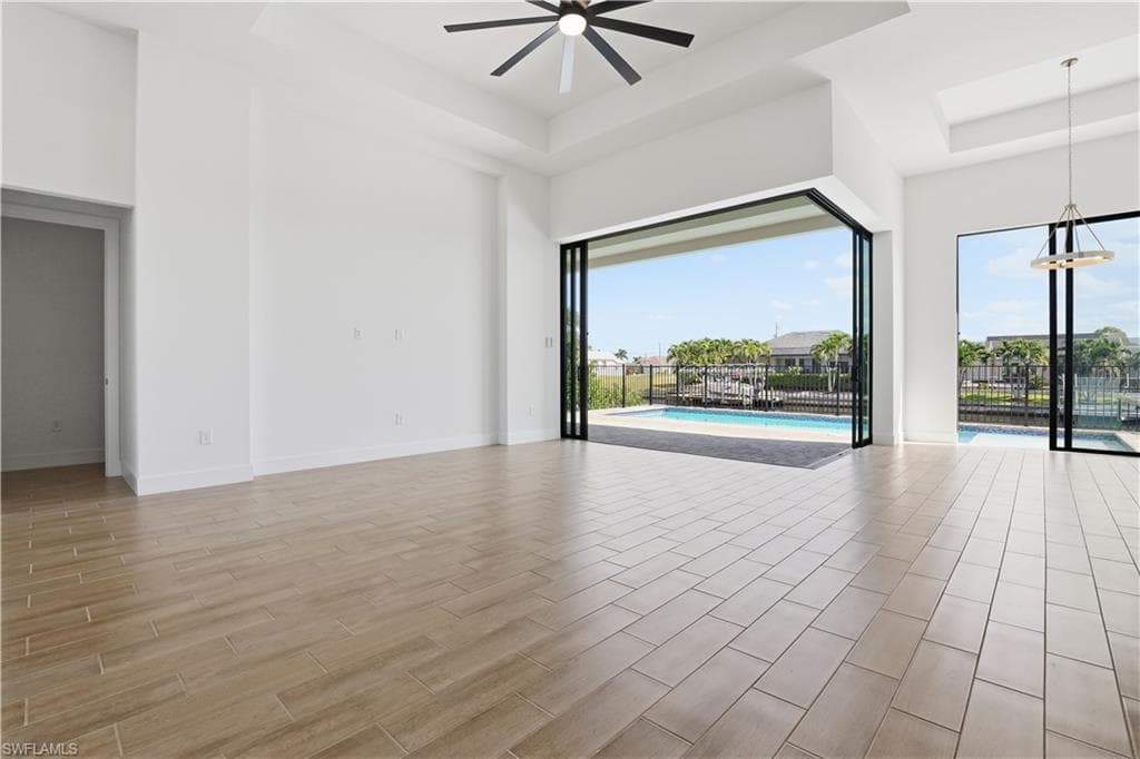 609 38th Ave, Cape Coral, FL 33993-8