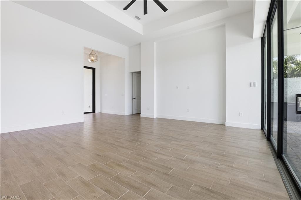 609 38th Ave, Cape Coral, FL 33993-9