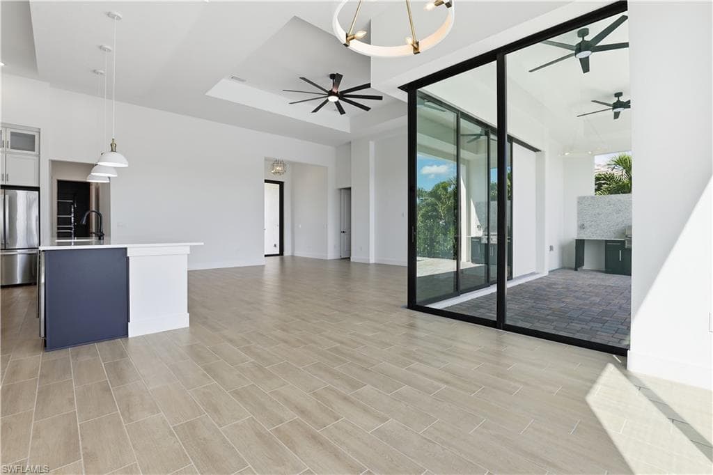 609 38th Ave, Cape Coral, FL 33993-15