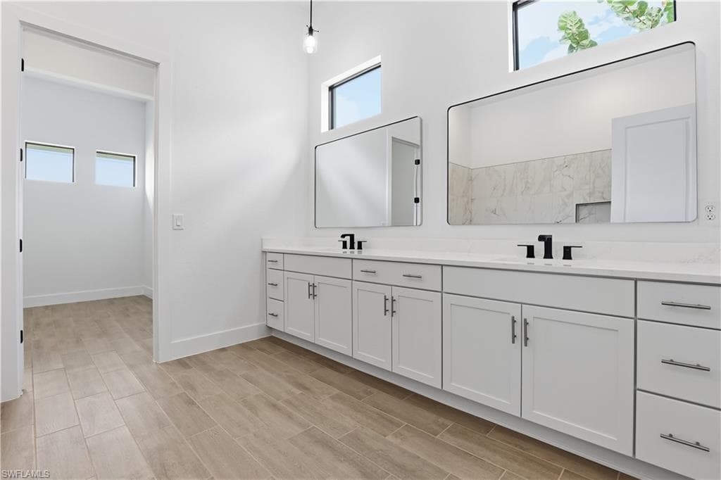 609 38th Ave, Cape Coral, FL 33993-21