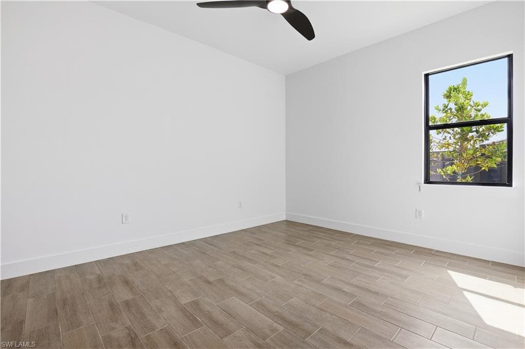 609 38th Ave, Cape Coral, FL 33993-27