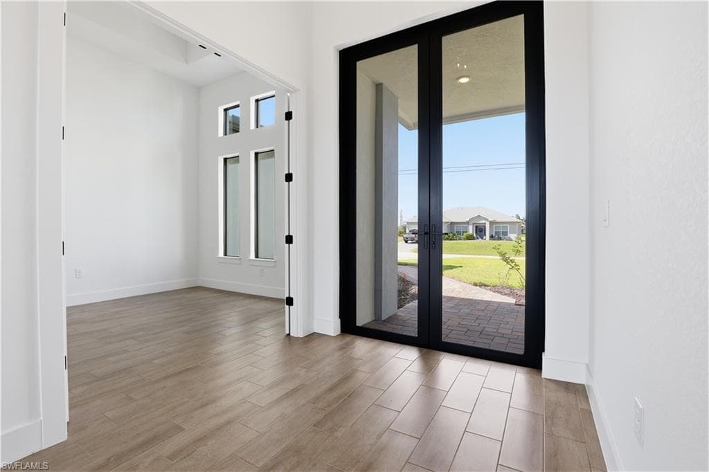 609 38th Ave, Cape Coral, FL 33993-5