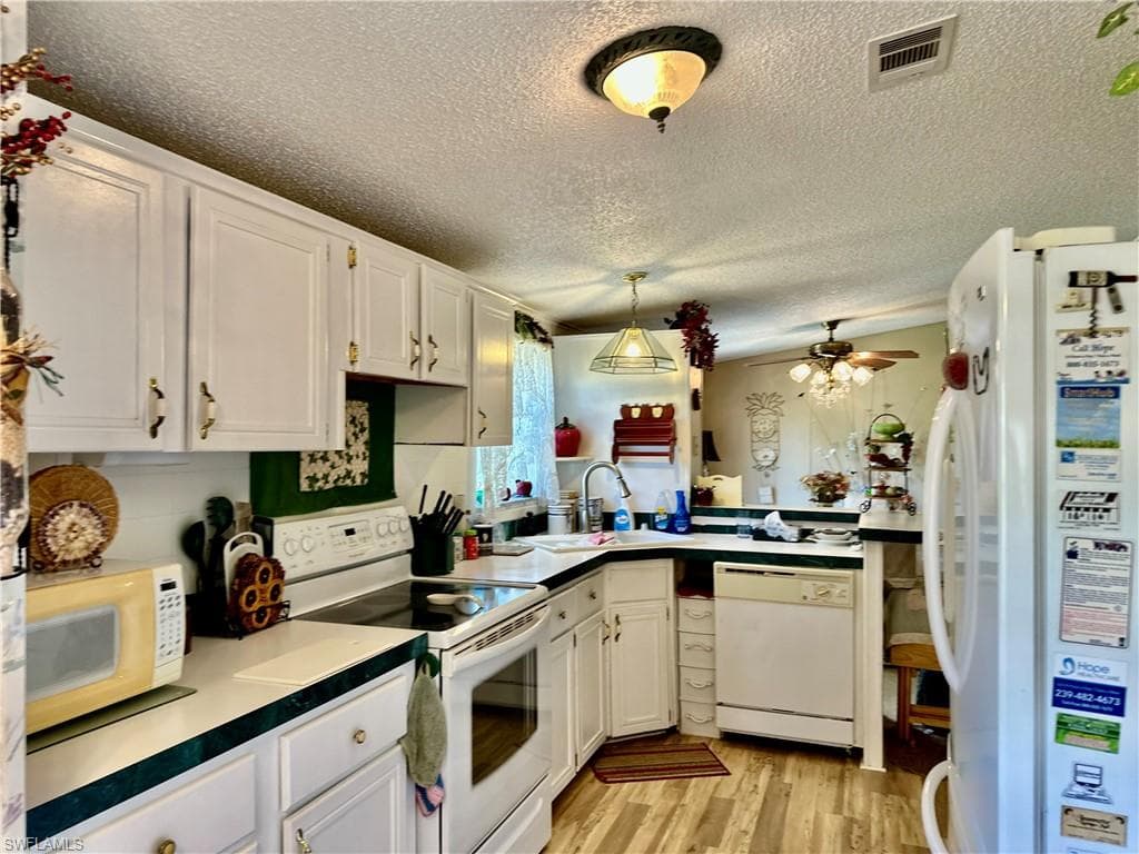 19621 Tamiami Trl 31, North Fort Myers, FL 33903-9