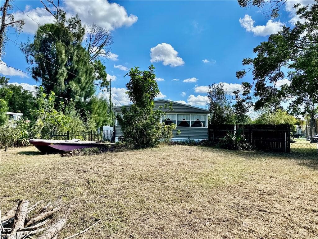 19621 Tamiami Trl 31, North Fort Myers, FL 33903-20
