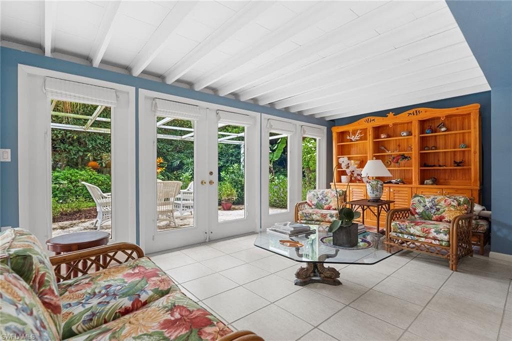 280 4th Ave N, Naples, FL 34102-11