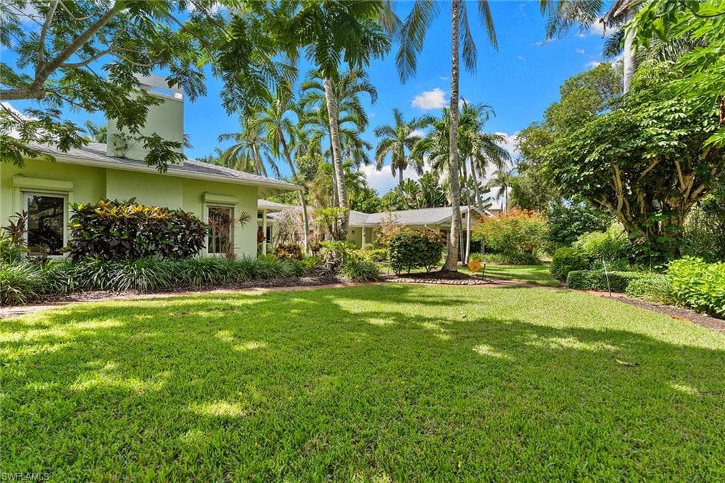280 4th Ave N, Naples, FL 34102-22