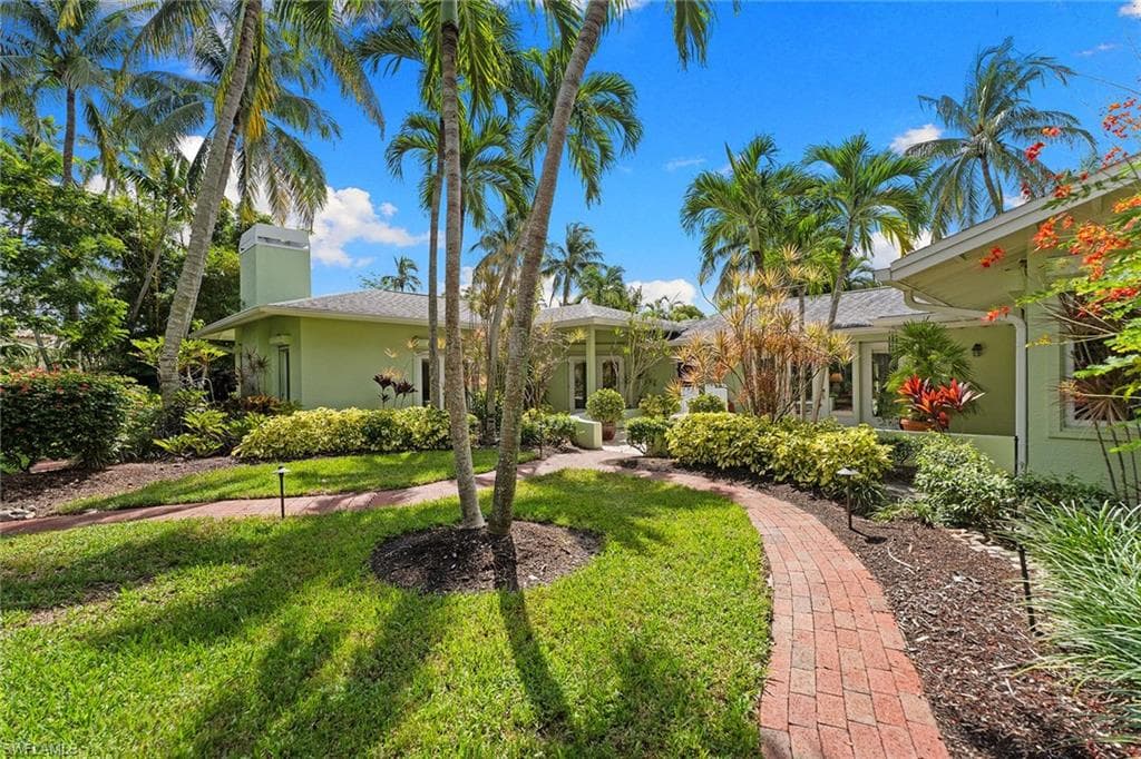 280 4th Ave N, Naples, FL 34102-23