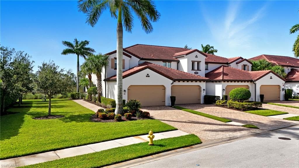 1590 Oceania Dr S 1, Naples, FL 34113-2