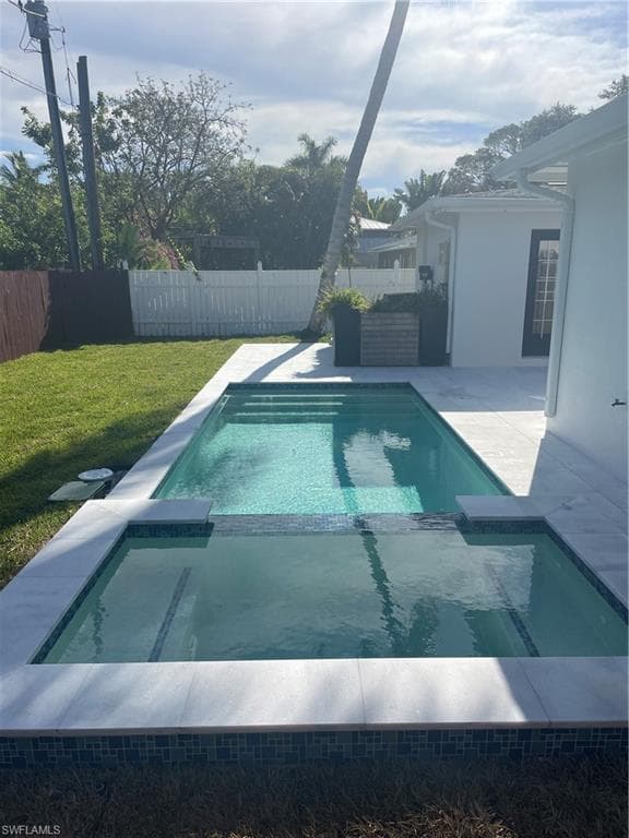 1175 9th Ave N, Naples, FL 34102-29