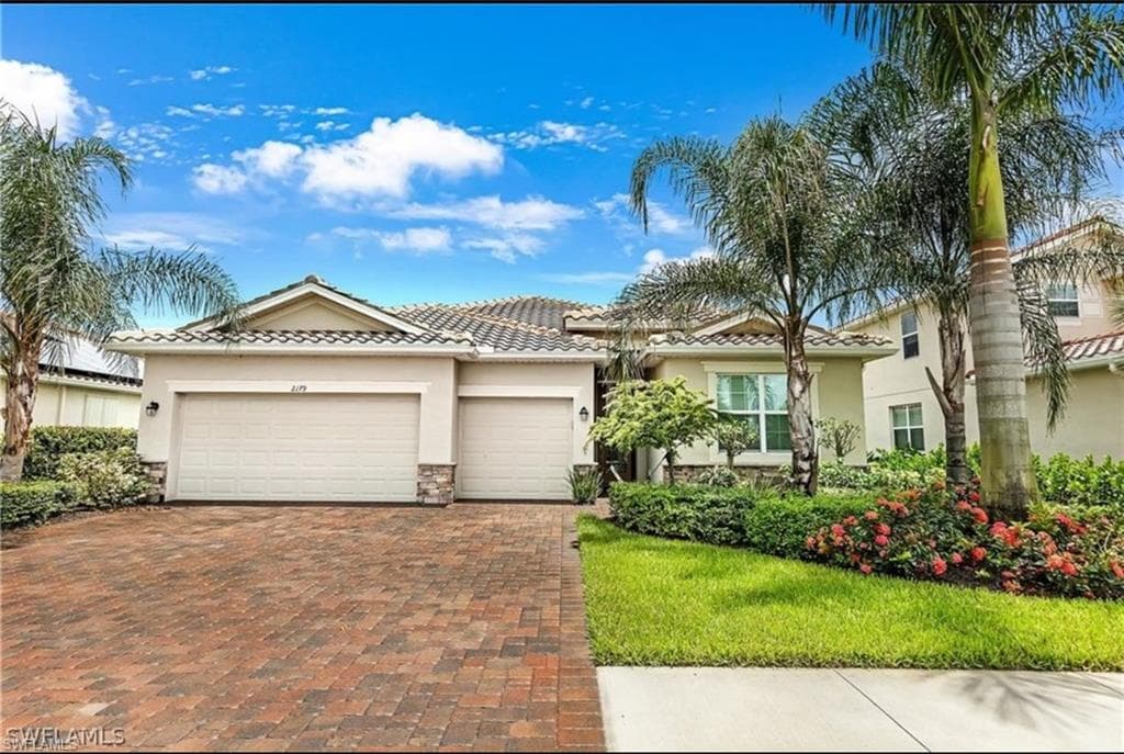2179 Vermont Ln, Naples, FL 34120-1