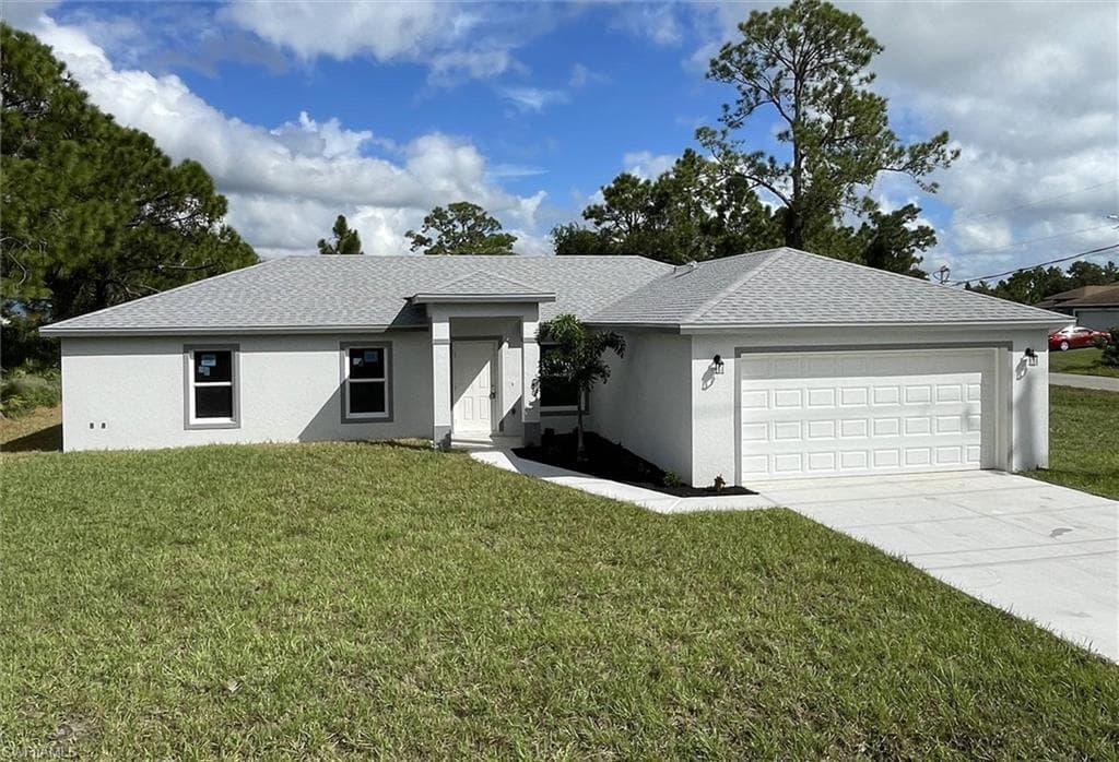 2100 15th St, Lehigh Acres, FL 33972-1