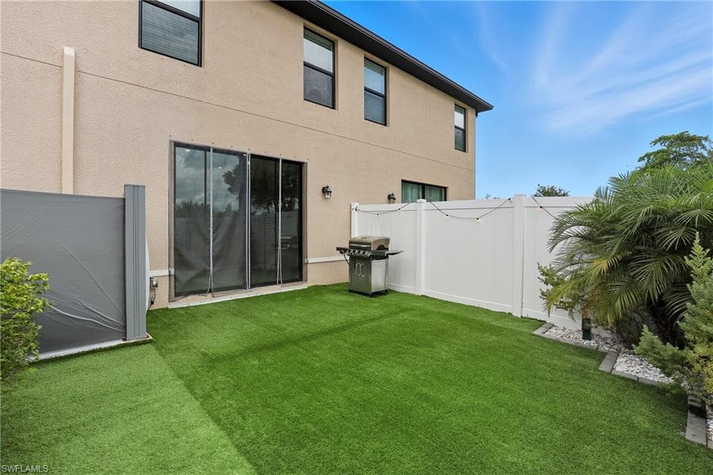 14107 Oviedo Pl, Fort Myers, FL 33905-37