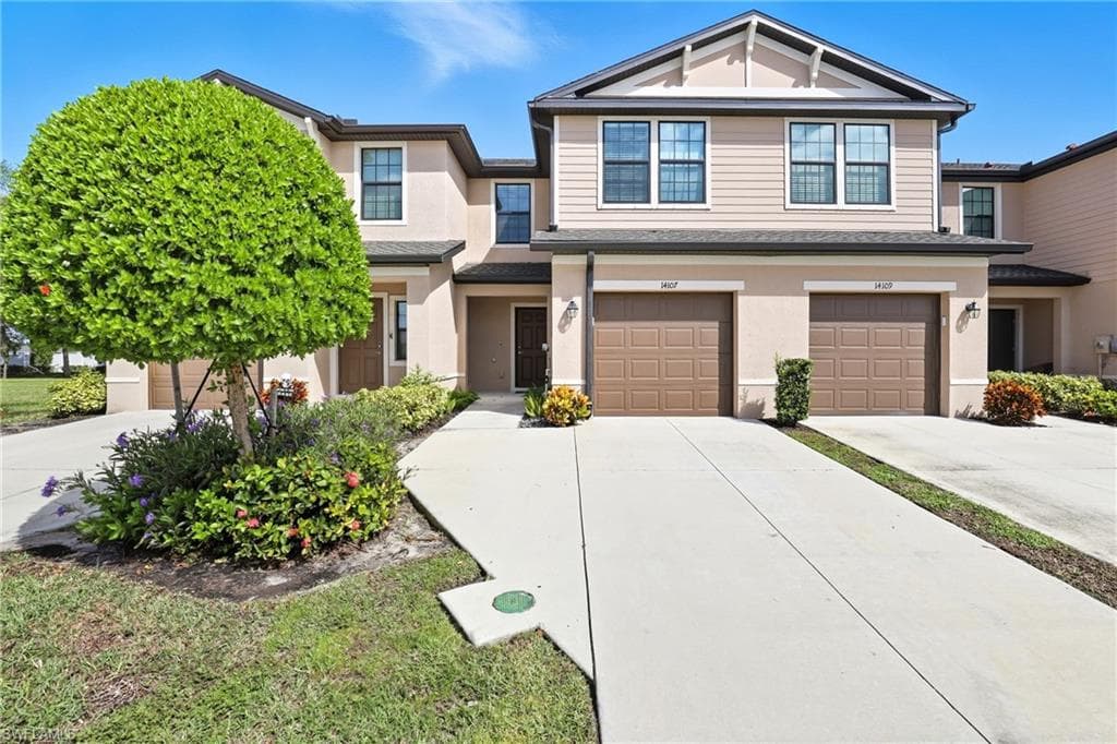14107 Oviedo Pl, Fort Myers, FL 33905-2