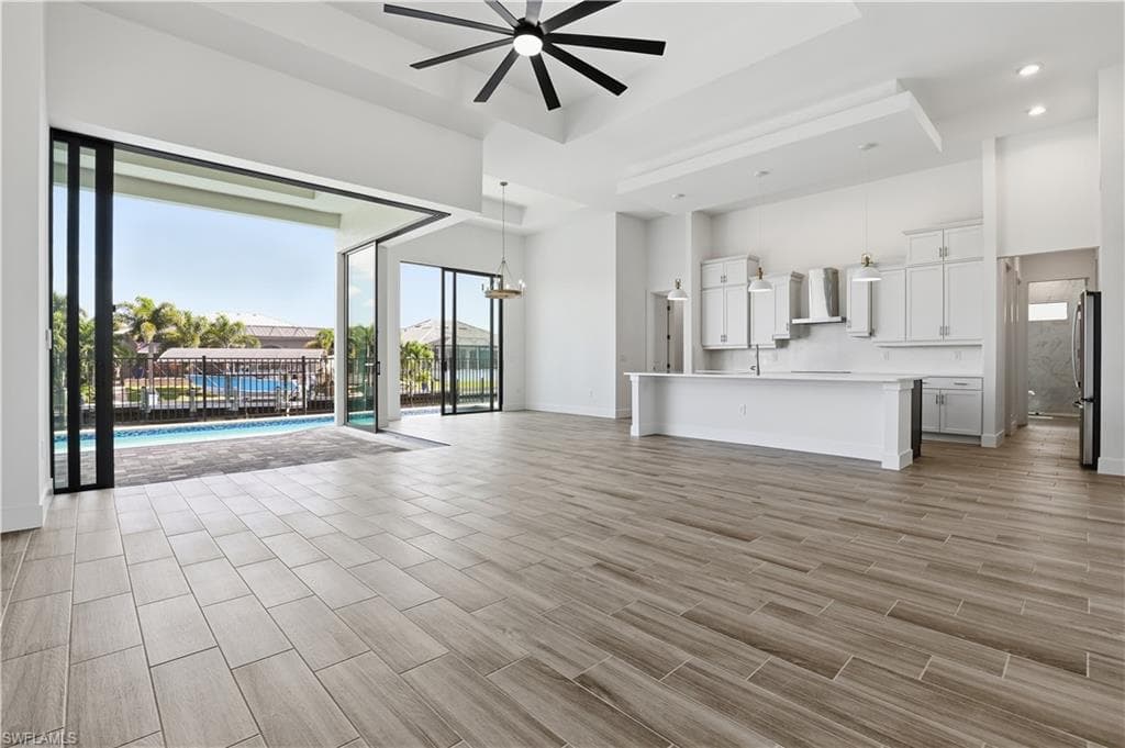 609 39th Ave, Cape Coral, FL 33993-8