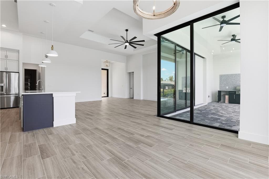 609 39th Ave, Cape Coral, FL 33993-16