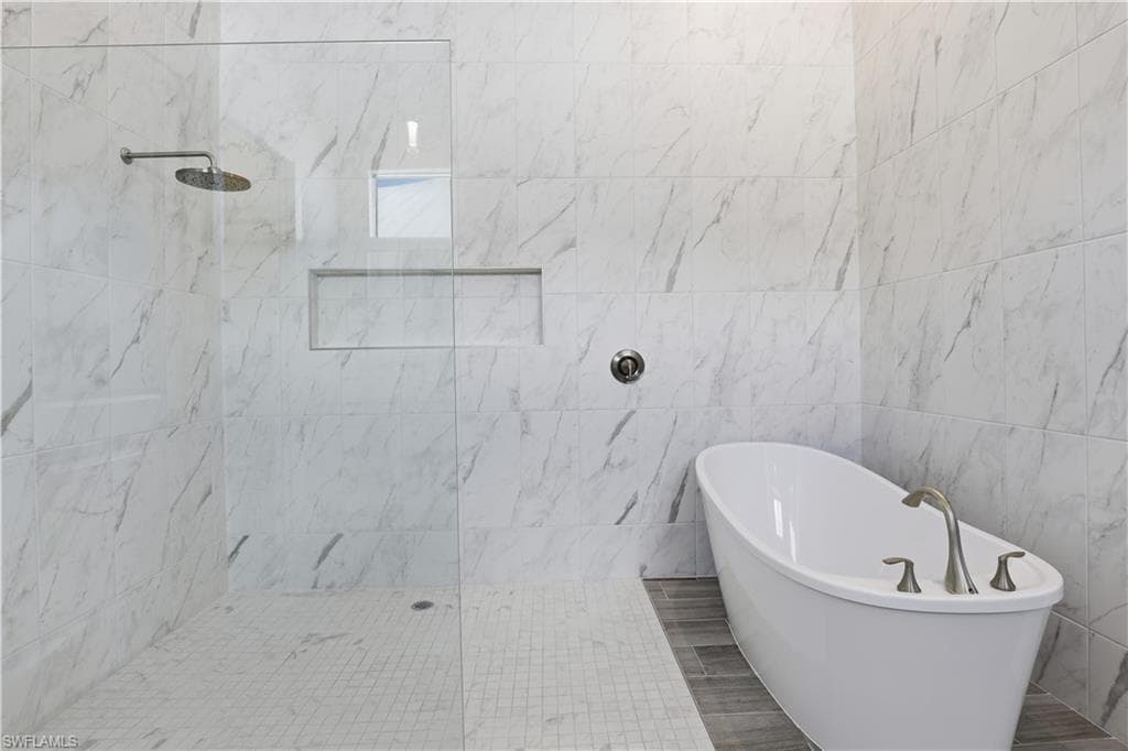 609 39th Ave, Cape Coral, FL 33993-24