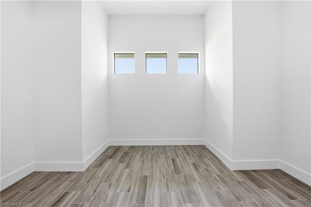 609 39th Ave, Cape Coral, FL 33993-25