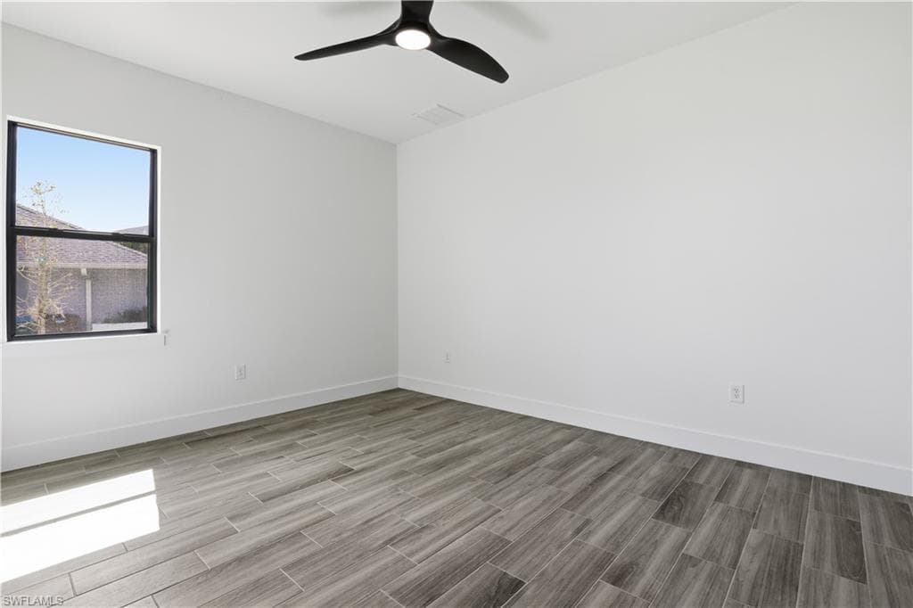 609 39th Ave, Cape Coral, FL 33993-26