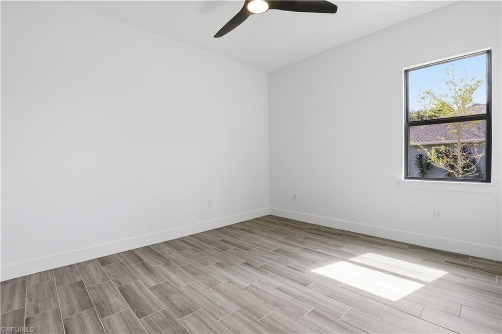 609 39th Ave, Cape Coral, FL 33993-28