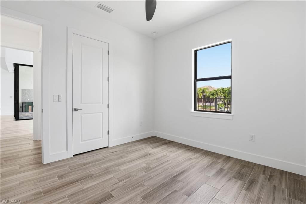 609 39th Ave, Cape Coral, FL 33993-31