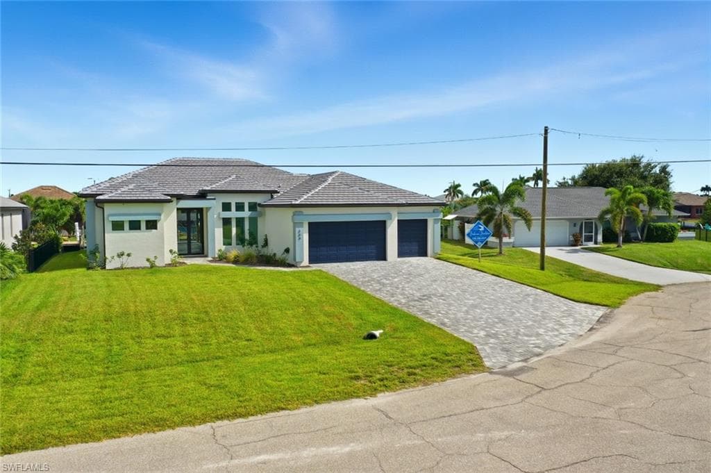 609 39th Ave, Cape Coral, FL 33993-2