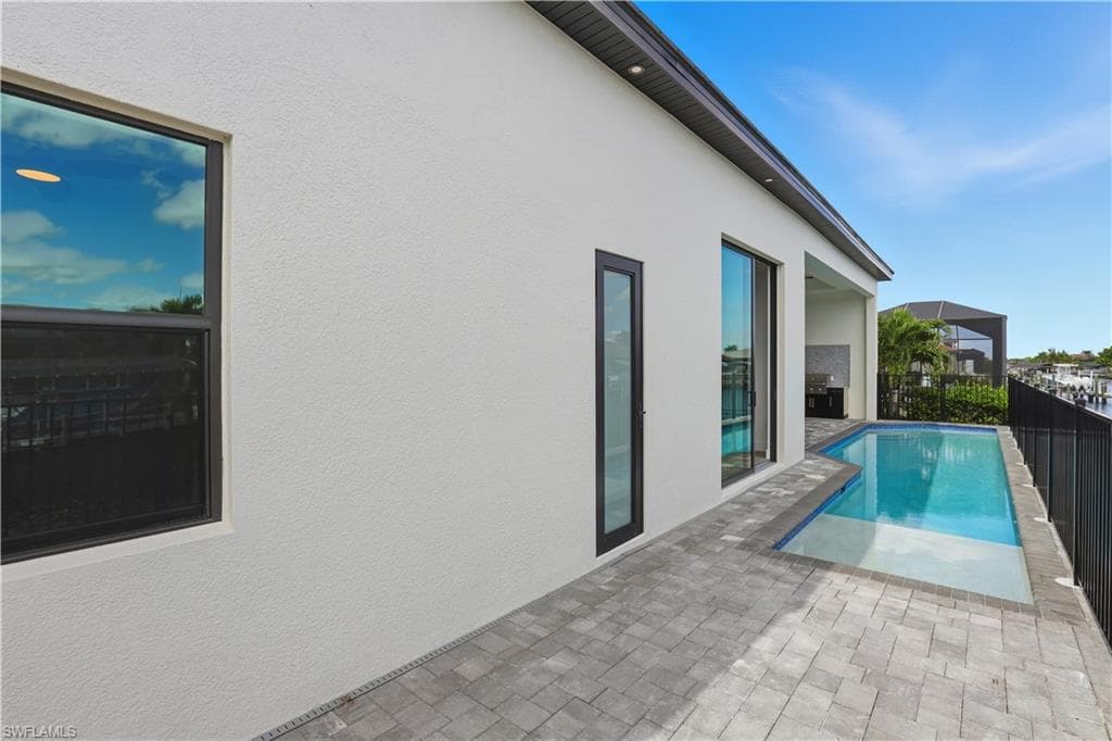 609 39th Ave, Cape Coral, FL 33993-39