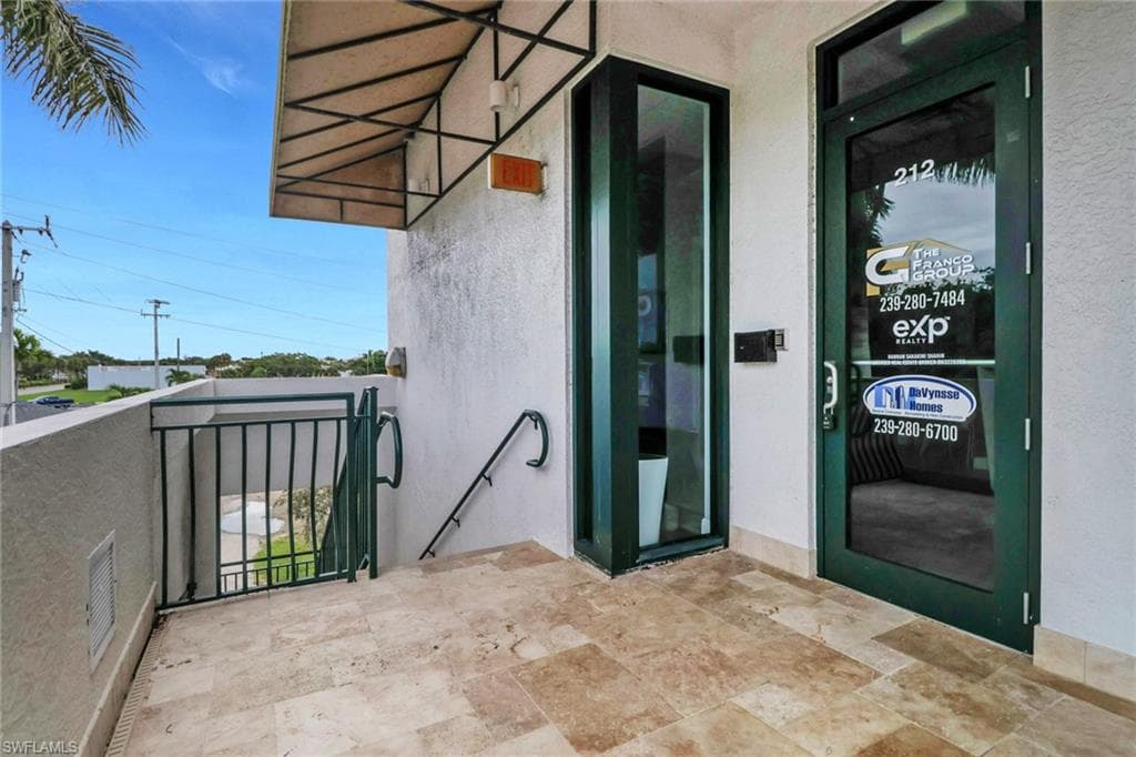 2800 Davis Blvd 212, Naples, FL 34104-4